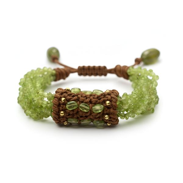 Pulsera de oro de 18k y peridotos naturales 