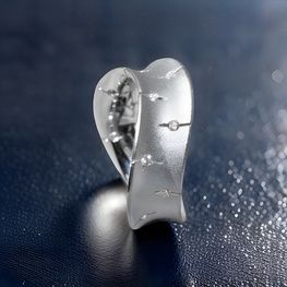 Anillo de oro blanco de 18k