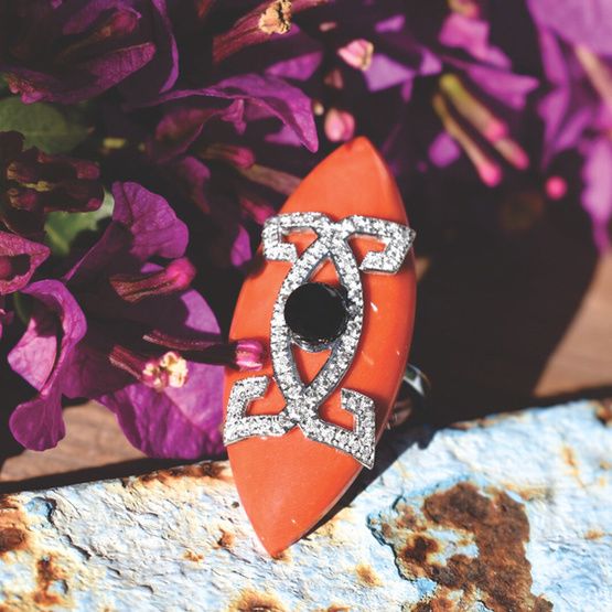 Anillo CORAL natural oro de 1ª ley(750 milésimas) 