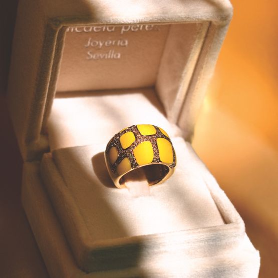 Anillo diamantes brown oro de 1ª ley(750 milésimas) 