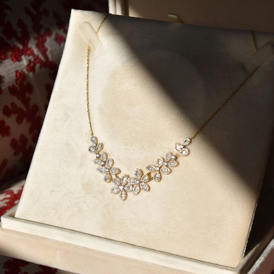 Collar gargantilla de plata 925 bañada en oro Rosa de 18k en forma de flores 
